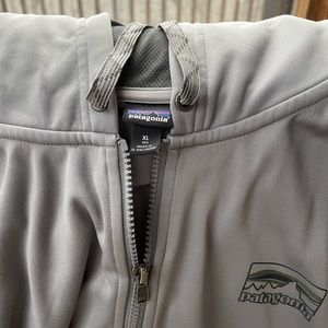 Men’s Patagonia full zip sweatshirt, XL